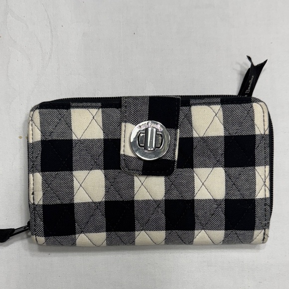 EUC RFID Vera Bradley Pearl Buffalo Check wallet. - Picture 1 of 4